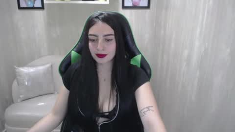 Mia  online show from 30, 7, 2026