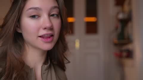 Mia online show from 5, 10, 2025