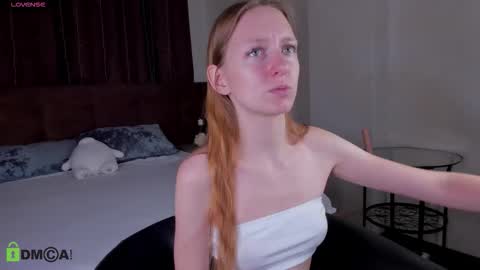 mia_e1fie online show from 9, 9, 2025