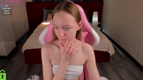 Snapshot of mia_e1fie chatting on 6, 1, 2026 mia_e1fie online show from 6, 1, 2026