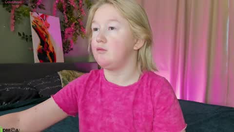 Snapshot of mia_ferd chatting on 24, 3, 2026 Mia online show from 24, 3, 2026