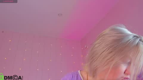 Snapshot of mia_ferd chatting on 21, 4, 2026 Mia online show from 21, 4, 2026