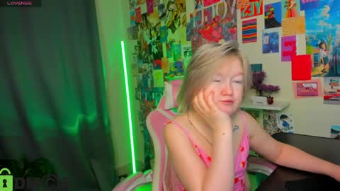 Snapshot of mia_ferd chatting on 22, 4, 2026 Mia online show from 22, 4, 2026