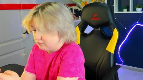 Snapshot of mia_ferd chatting on 2, 5, 2026 Mia online show from 2, 5, 2026