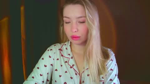 Mia online show from 18, 12, 2024