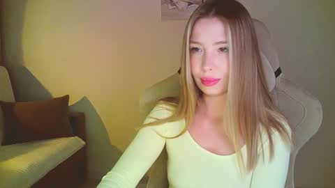 Snapshot of mia_fleur_ chatting on 20, 7, 2026 Mia online show from 20, 7, 2026