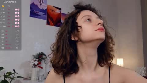 Mia  online show from 28, 2, 2025