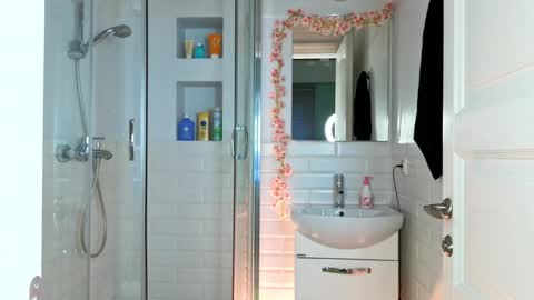 Mia online show from 18, 1, 2025