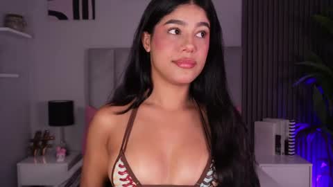 Mia  online show from 10, 4, 2026