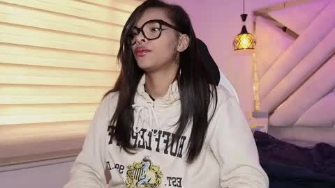 Mia online show from 15, 4, 2026