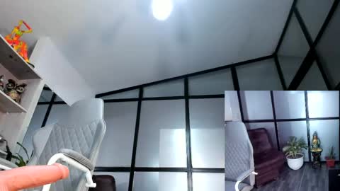 Mia.... Nice to meet you  thumb up me please its important online show from 15, 2, 2025