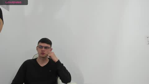 Snapshot of mia_ian chatting on 20, 4, 2026 mia_ian online show from 20, 4, 2026