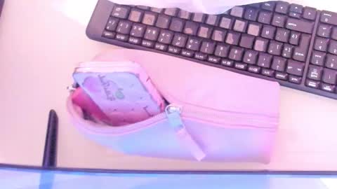    online show from 4, 12, 2025