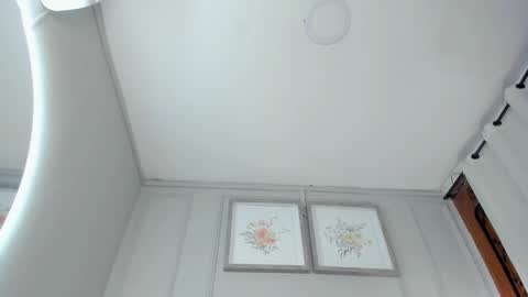 Mia online show from 10, 1, 2026