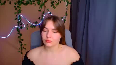 mia_lemm online show from 15, 4, 2026
