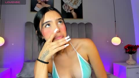 Snapshot of mia_levy chatting on 4, 6, 2026 mia levy online show from 4, 6, 2026