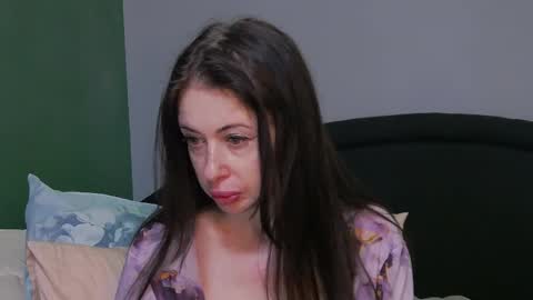 Snapshot of mia_lovi chatting on 6, 1, 2025 mia_lovi online show from 6, 1, 2025