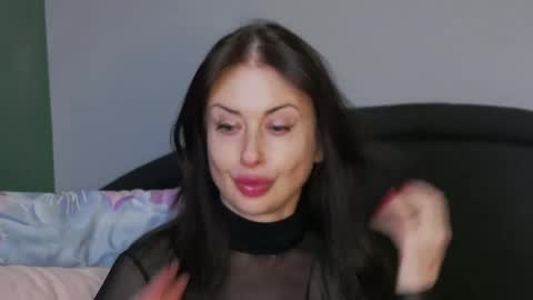 Snapshot of mia_lovi chatting on 4, 3, 2025 mia_lovi online show from 4, 3, 2025