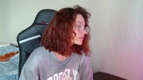 mia_luiza online show from 10, 6, 2026