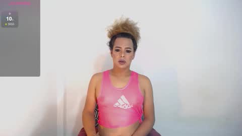 Snapshot of mia_luxce29 chatting on 7, 1, 2026 ---Mia--- online show from 7, 1, 2026