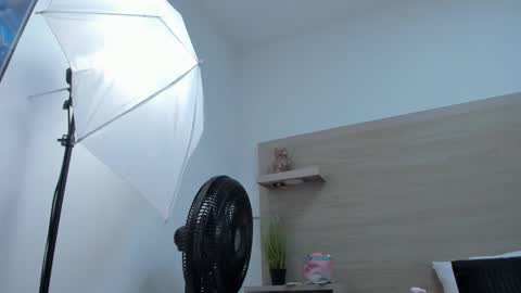 mia_luxx1 online show from 8, 1, 2026