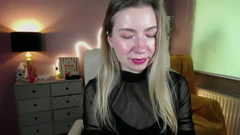 Mia online show from 12, 3, 2025