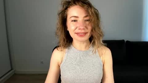 Snapshot of mia_luxx92 chatting on 21, 4, 2026 Mia online show from 21, 4, 2026