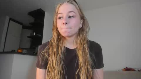 Mia here Appreciate your support online show from 27, 10, 2025