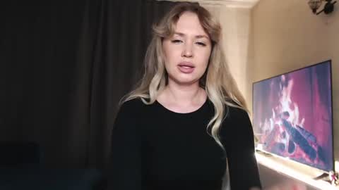 Snapshot of mia_meww chatting on 7, 7, 2026 Mia online show from 7, 7, 2026