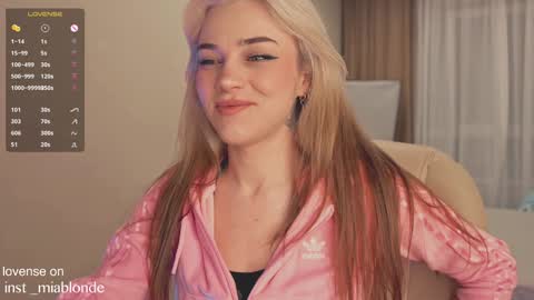 mia_milagros online show from 2, 1, 2025