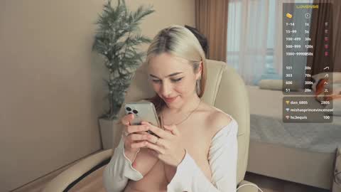 mia_milagros online show from 28, 1, 2025