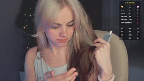 mia_milagros online show from 8, 2, 2025