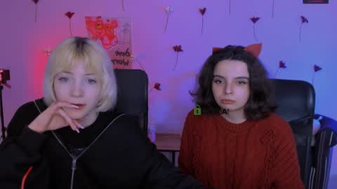 Snapshot of mia_mooon_ chatting on 12, 4, 2026 mia_mooon_ online show from 12, 4, 2026