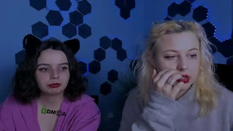Snapshot of mia_mooon_ chatting on 21, 4, 2026 mia_mooon_ online show from 21, 4, 2026