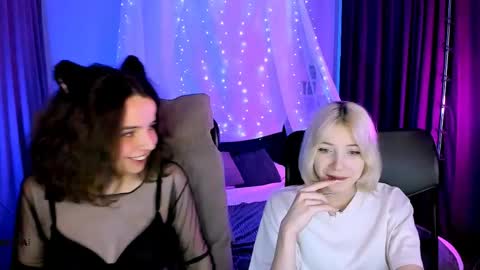 Snapshot of mia_mooon_ chatting on 19, 5, 2026 mia_mooon_ online show from 19, 5, 2026