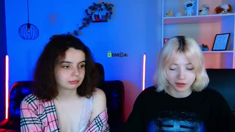 Snapshot of mia_mooon_ chatting on 28, 5, 2026 mia_mooon_ online show from 28, 5, 2026