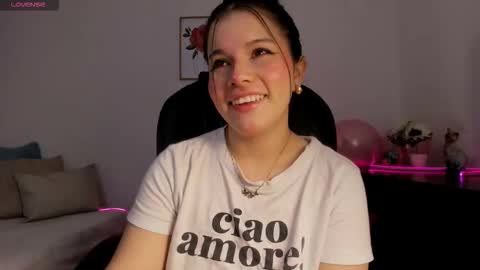 Snapshot of mia_moralez chatting on 12, 11, 2025 MIA online show from 12, 11, 2025