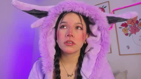 Snapshot of mia_moralez chatting on 26, 11, 2025 MIA online show from 26, 11, 2025