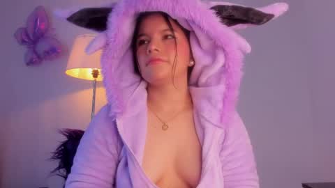 Snapshot of mia_moralez chatting on 4, 5, 2026 MIA online show from 4, 5, 2026