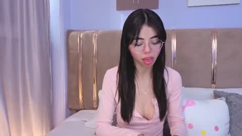 Snapshot of mia_naive chatting on 23, 6, 2026 Mia online show from 23, 6, 2026