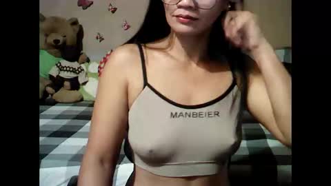 Snapshot of mia_rein chatting on 5, 2, 2026 mia_rein online show from 5, 2, 2026