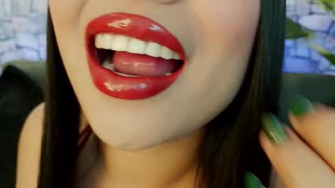 Mia online show from 19, 12, 2025