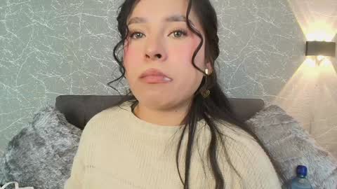 Snapshot of mia_roux13 chatting on 5, 1, 2025 Mia Roux online show from 5, 1, 2025