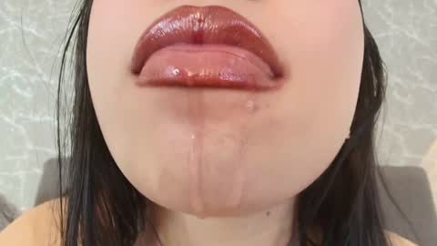 Snapshot of mia_roux13 chatting on 6, 1, 2025 Mia Roux online show from 6, 1, 2025