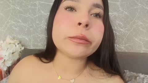 Snapshot of mia_roux13 chatting on 10, 1, 2025 Mia Roux online show from 10, 1, 2025