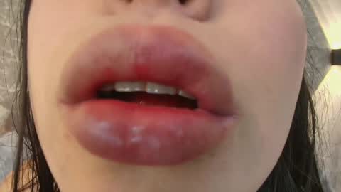 Snapshot of mia_roux13 chatting on 2, 2, 2025 Mia Roux online show from 2, 2, 2025