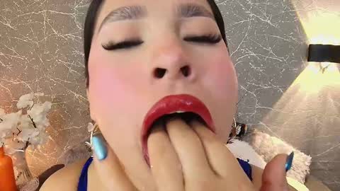 Snapshot of mia_roux13 chatting on 8, 3, 2025 Mia Roux online show from 8, 3, 2025