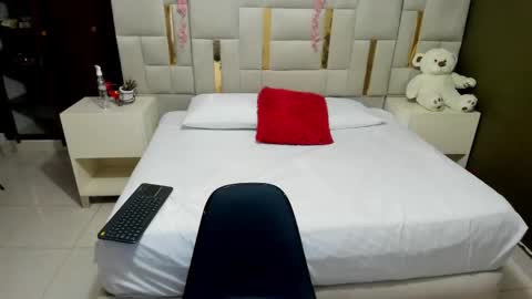 Snapshot of mia_scarlet69 chatting on 25, 4, 2026 MIA HOT online show from 25, 4, 2026