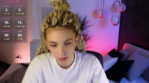 Mia online show from 7, 11, 2025