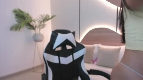 Snapshot of mia_slora chatting on 25, 6, 2026 M I A online show from 25, 6, 2026